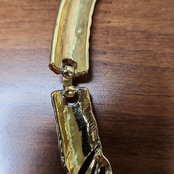 Trifari Red Enamel Gold Tone Collar Necklace - Picture 8 of 11